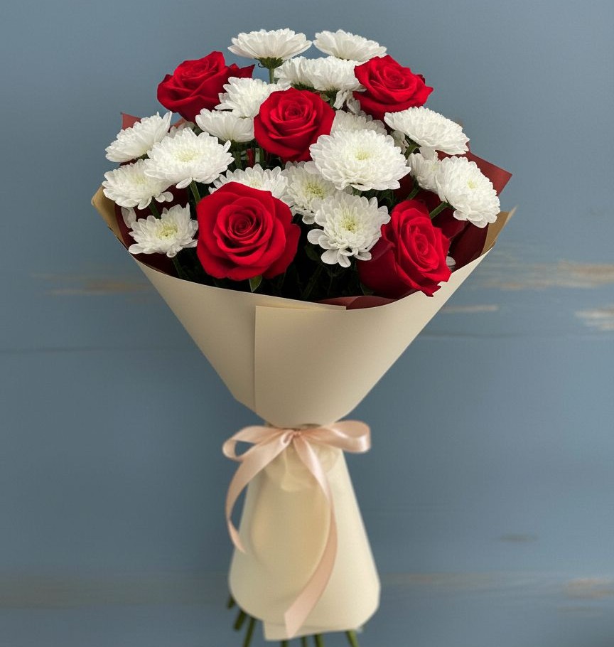 Букет романтическая гармония в Петропавловске-Камчатском Букет цветов из: Розы и Хризантемы в Петропавловске-Камчатском