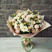 Букет нежное ассорти в Петропавловске-Камчатском Букет цветов из:  Альстромерии, Розы и Хризантемы в Петропавловске-Камчатском