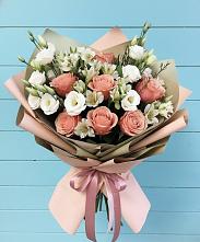 Букет олимп в Петропавловске-Камчатском Букет цветов из:  Розы, Альстромерии и Лизиантусы в Петропавловске-Камчатском