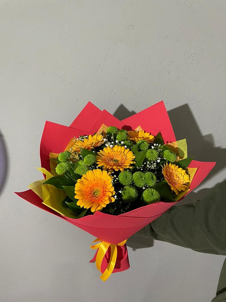 Букет восход солнца в Петропавловске-Камчатском Букет цветов из: Герберы и Хризантемы в Петропавловске-Камчатском