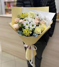 Букет цветов из:  Альстромерии, Розы и Хризантемы в Петропавловске-Камчатском