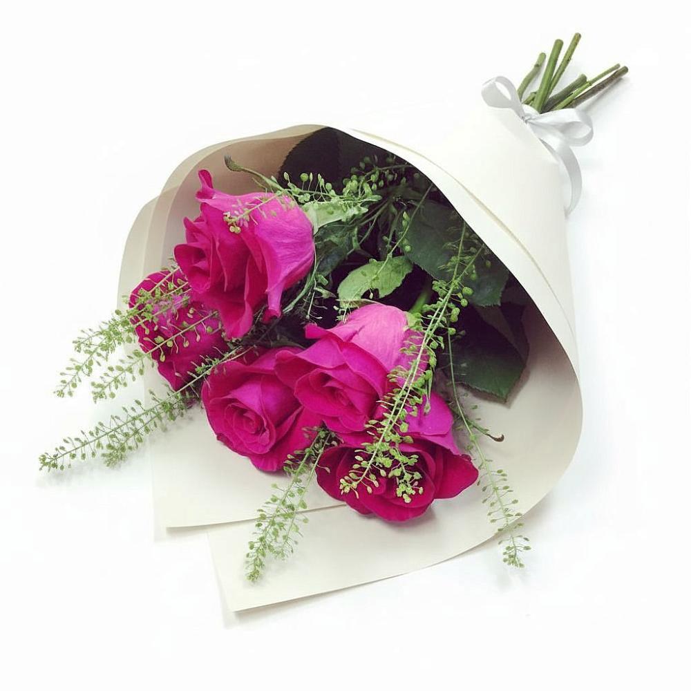 Букет ярко-розовый в Петропавловске-Камчатском Букет цветов из: Розы в Петропавловске-Камчатском