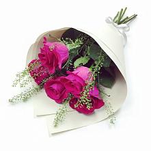 Букет ярко-розовый в Петропавловске-Камчатском Букет цветов из:  Розы в Петропавловске-Камчатском