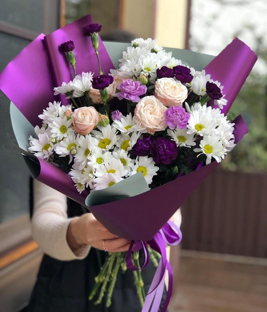 Букет фиолетовый сад в Петропавловске-Камчатском Букет цветов из: Хризантемы, Гвоздики и Розы в Петропавловске-Камчатском