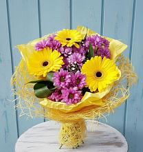 Букет одинокая звезда в Петропавловске-Камчатском Букет цветов из:  Хризантемы и Герберы в Петропавловске-Камчатском