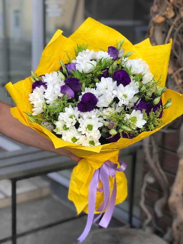 Букет облака в Петропавловске-Камчатском Букет цветов из: Ирисы, Хризантемы и Ромашки в Петропавловске-Камчатском
