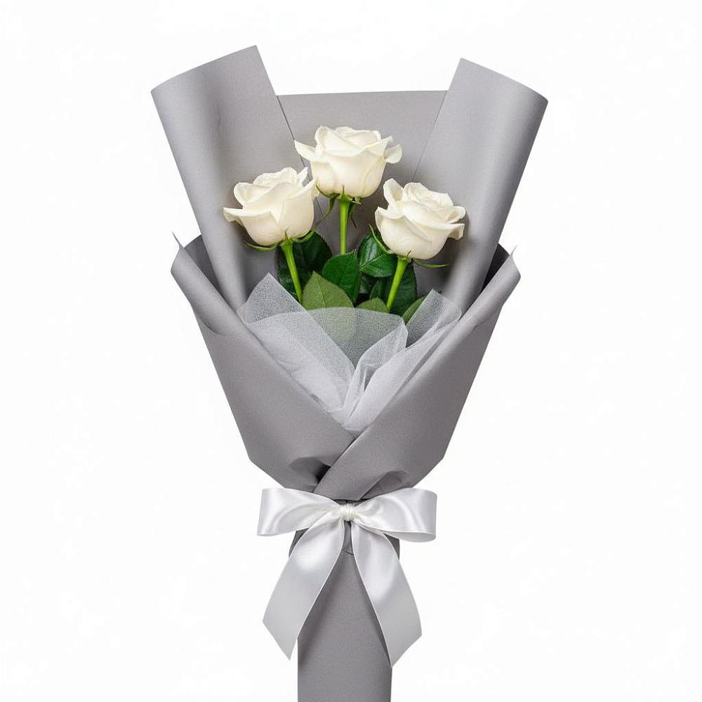 Букет 3 белые розы в Петропавловске-Камчатском Букет 3 белые розы в Петропавловске-Камчатском