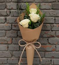 Букет из 3 роз в Петропавловске-Камчатском Букет цветов из:  Розы в Петропавловске-Камчатском