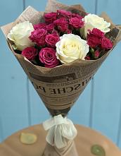 Букет Удивительный из роз в Петропавловске-Камчатском Букет цветов из:  Розы в Петропавловске-Камчатском