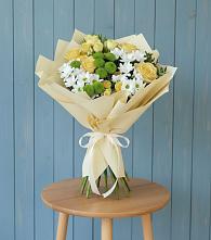 Букет цветов из:  Хризантемы и Розы в Петропавловске-Камчатском