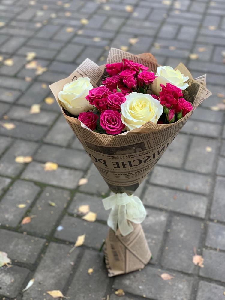 Букет Удивительный из роз в Петропавловске-Камчатском Букет цветов из: Розы в Петропавловске-Камчатском