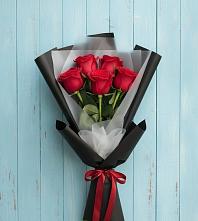 Букет в ритме города в Петропавловске-Камчатском Букет цветов из:  Розы в Петропавловске-Камчатском
